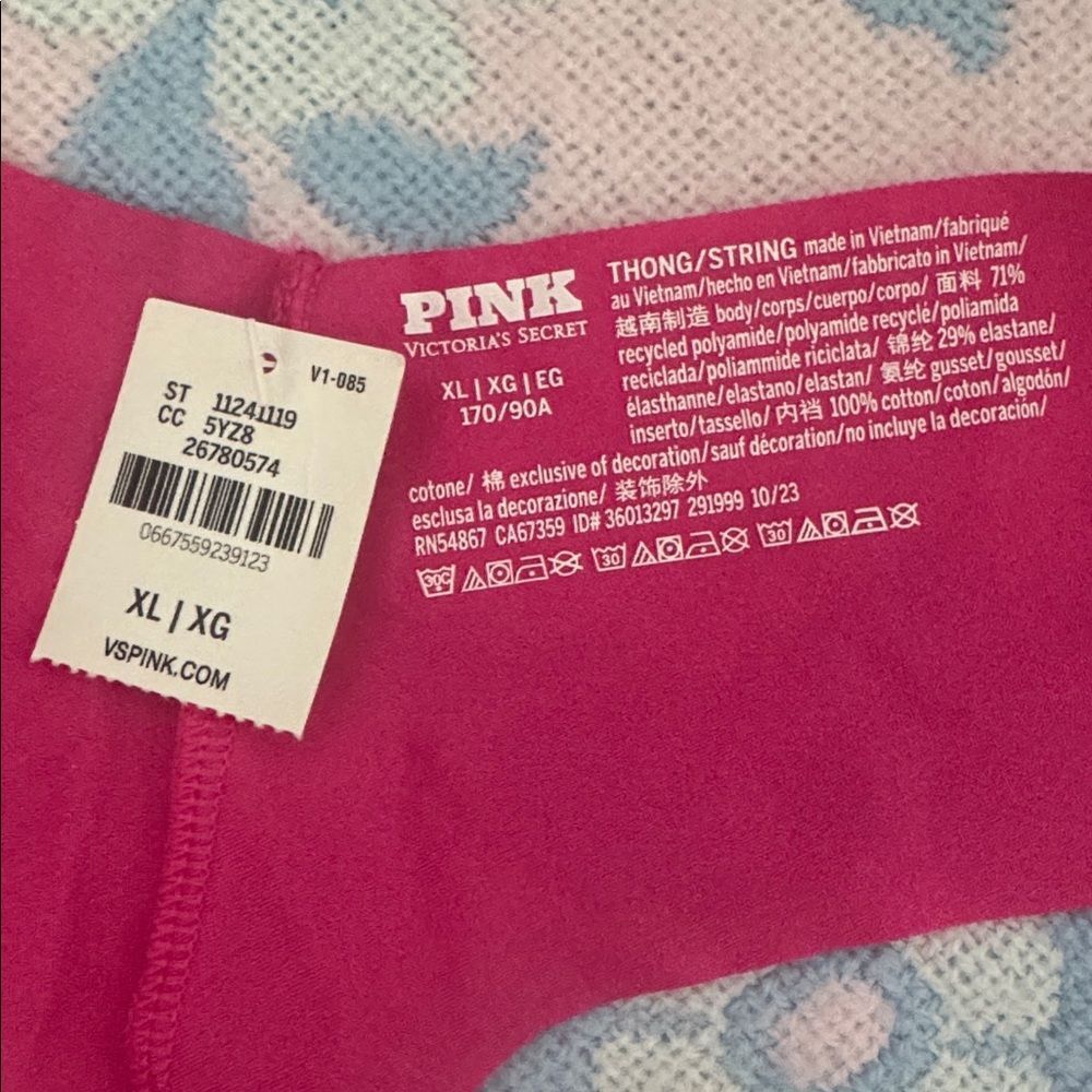 NWT SOLD OUT! VS RARE STYLE! XL *Enchanted Pink Strawberry* NO-SHOW THONG PANTY - Picture 5 of 7